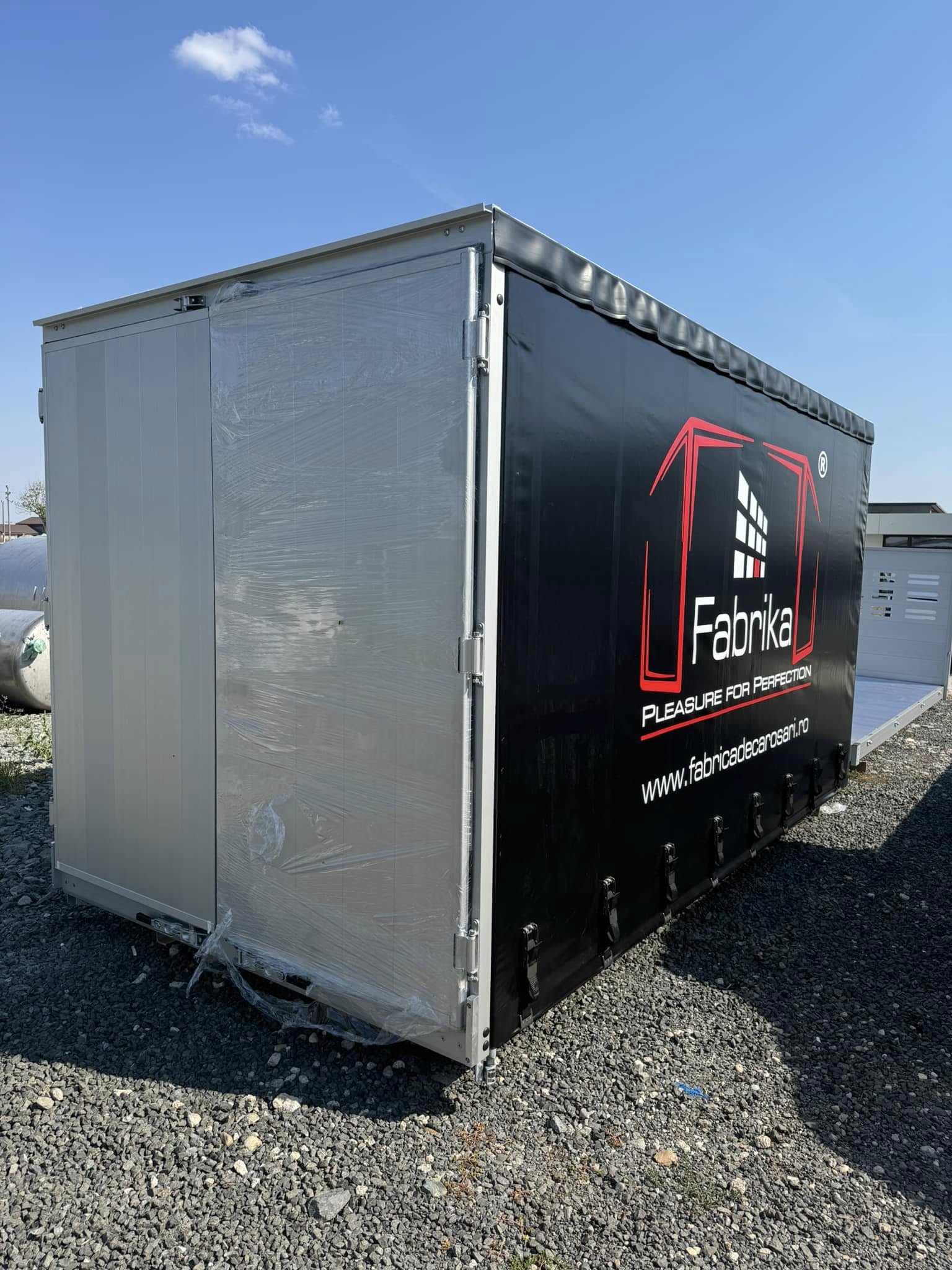 Curtain Side with rear alu Doors — Kit-Go Vehicle Body Kit